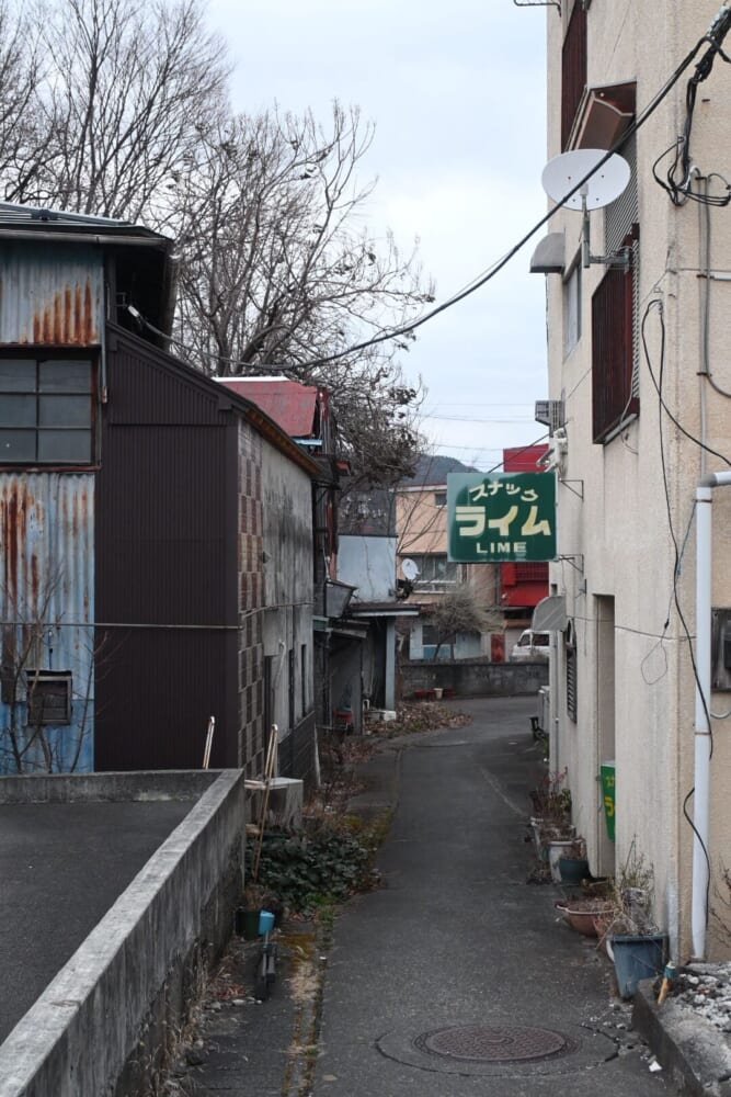 山梨 富士吉田 西裏17