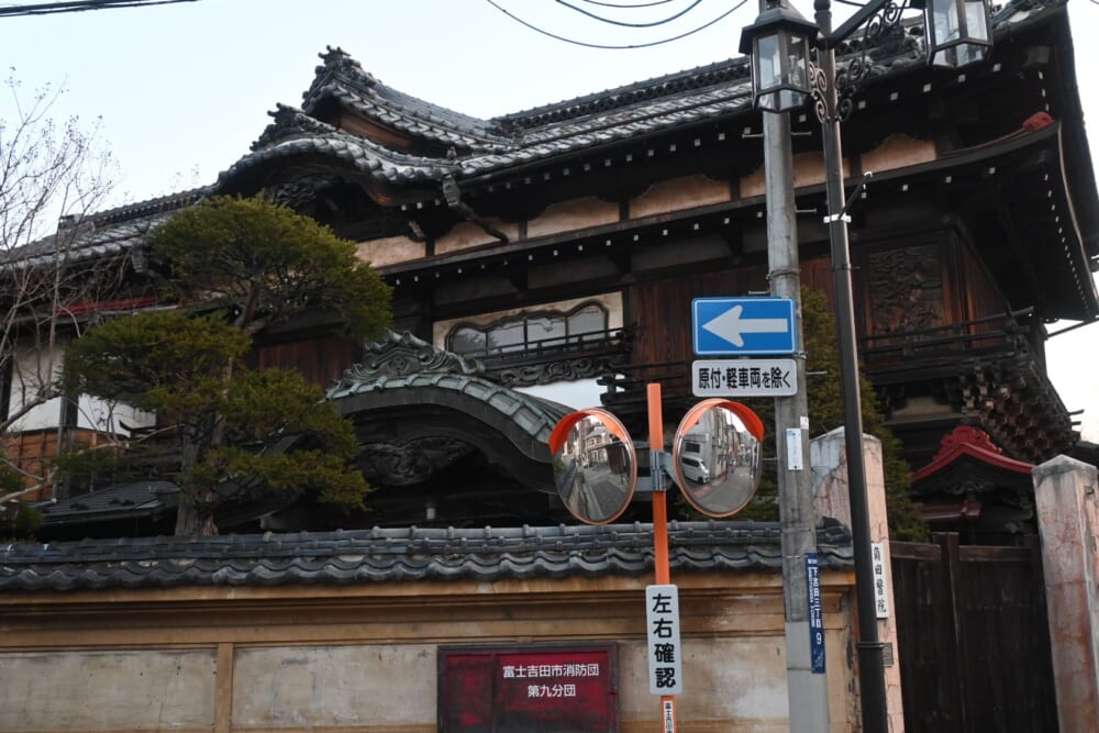 山梨 富士吉田 西裏8