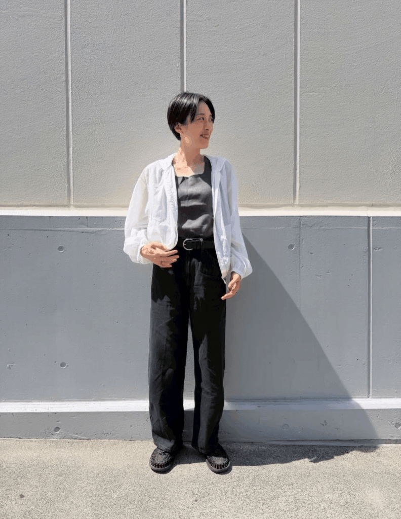 GU「UVカットシアーパーカ」(オフホワイト・通常価格¥2990)のコーデ