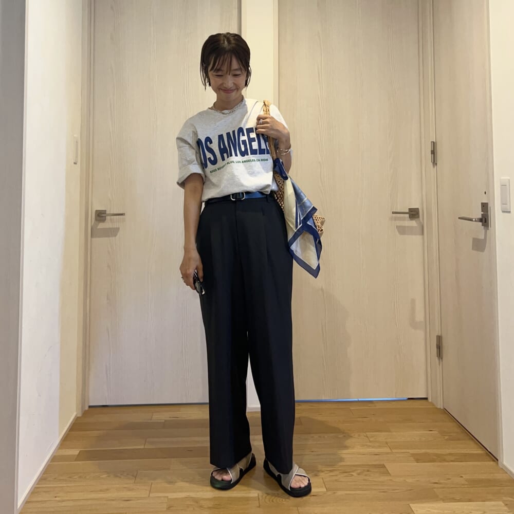 夏のロゴT コーデ