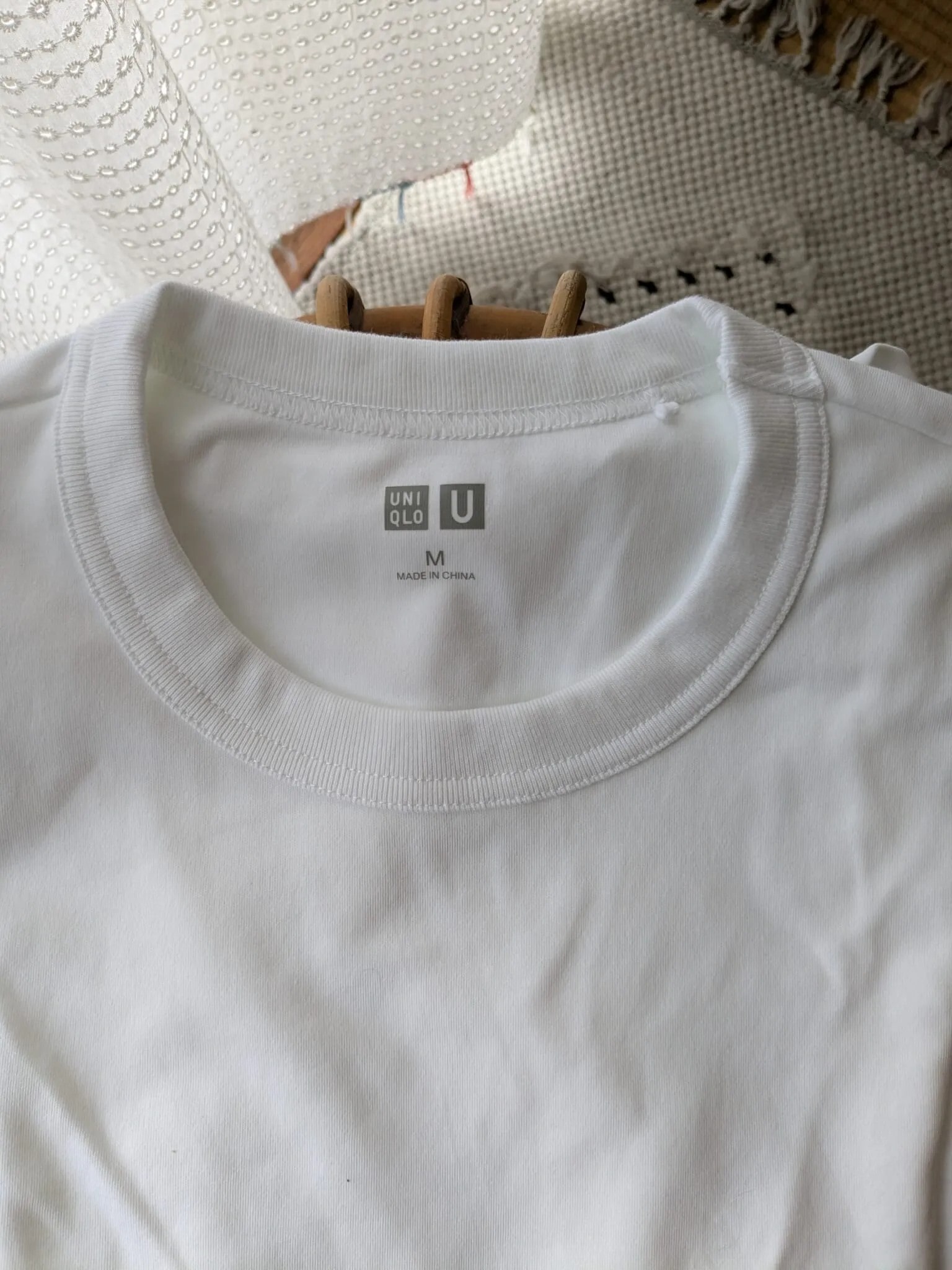 ユニクロ「クルーネックT」00 WHITE