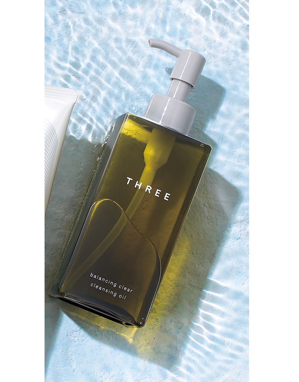 THREE バランシング クリア クレンジング オイル　185㎖￥5060