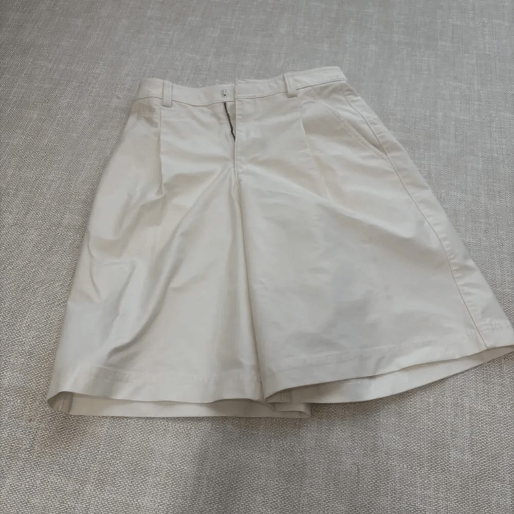 ユニクロ「ジャージータックハーフパンツ」01 OFF WHITE