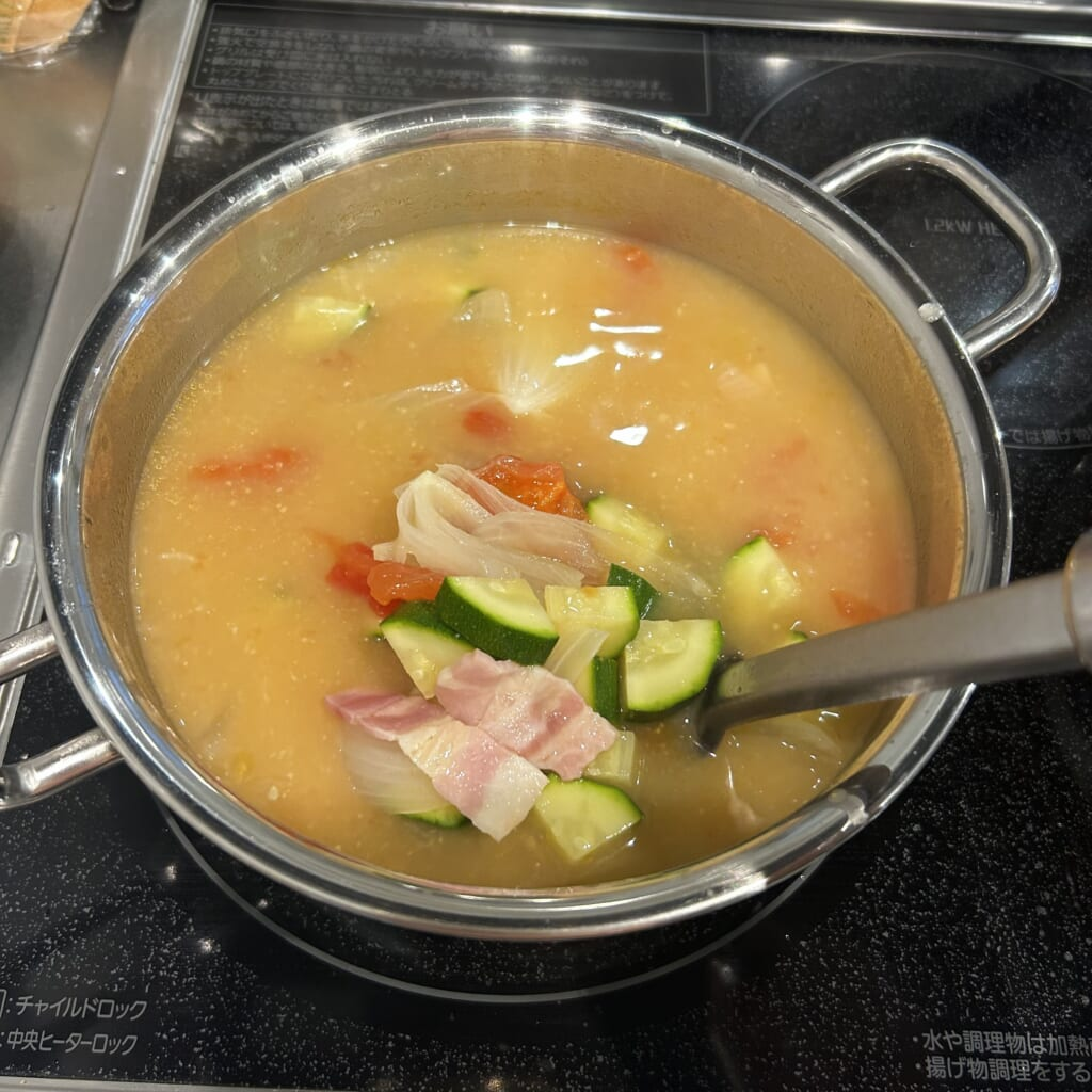 「夏野菜みそ汁」完成した鍋