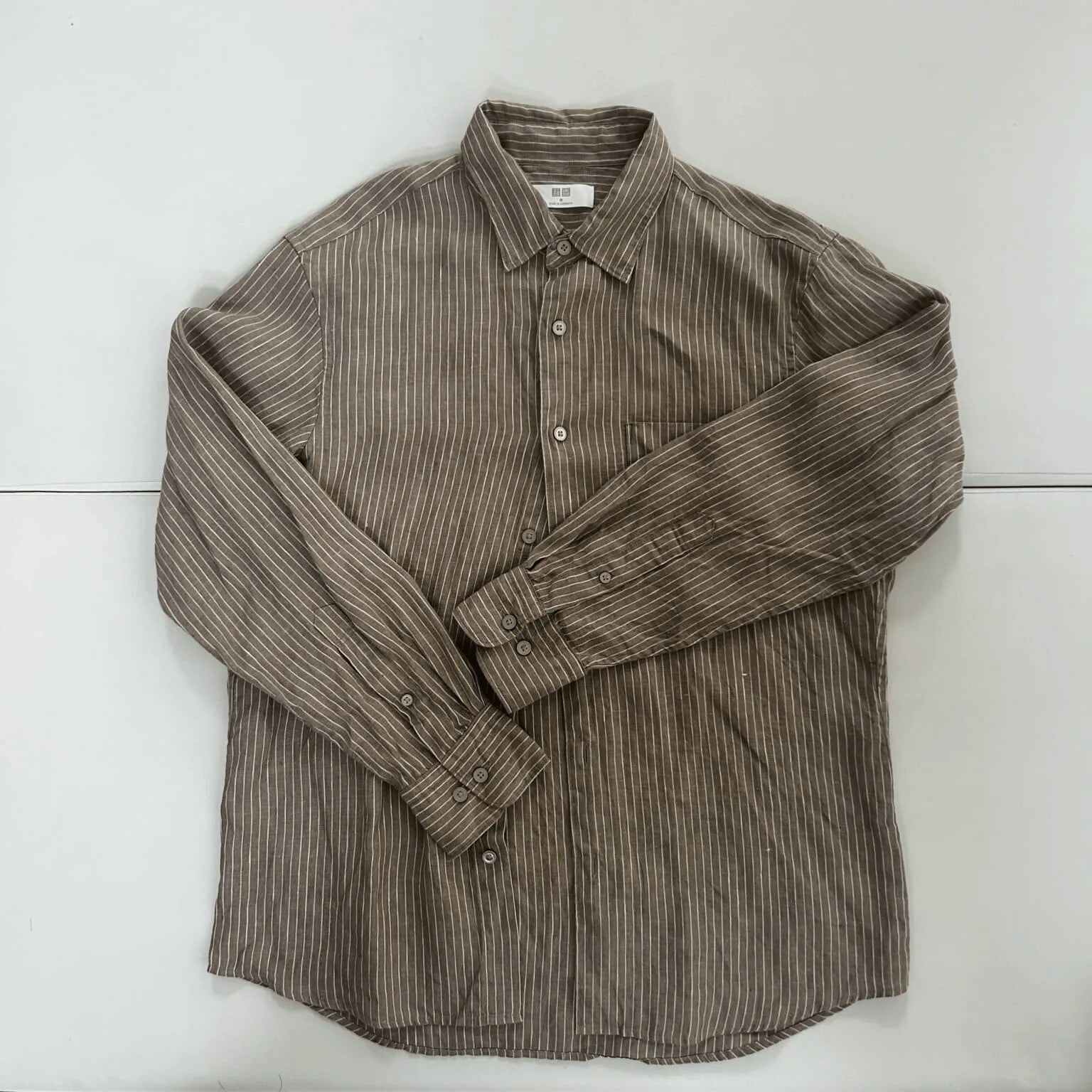 ユニクロ「プレミアムリネンシャツ/ストライプ」37 BROWN