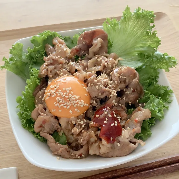 「ユッケ風焼き肉のっけ飯」完成