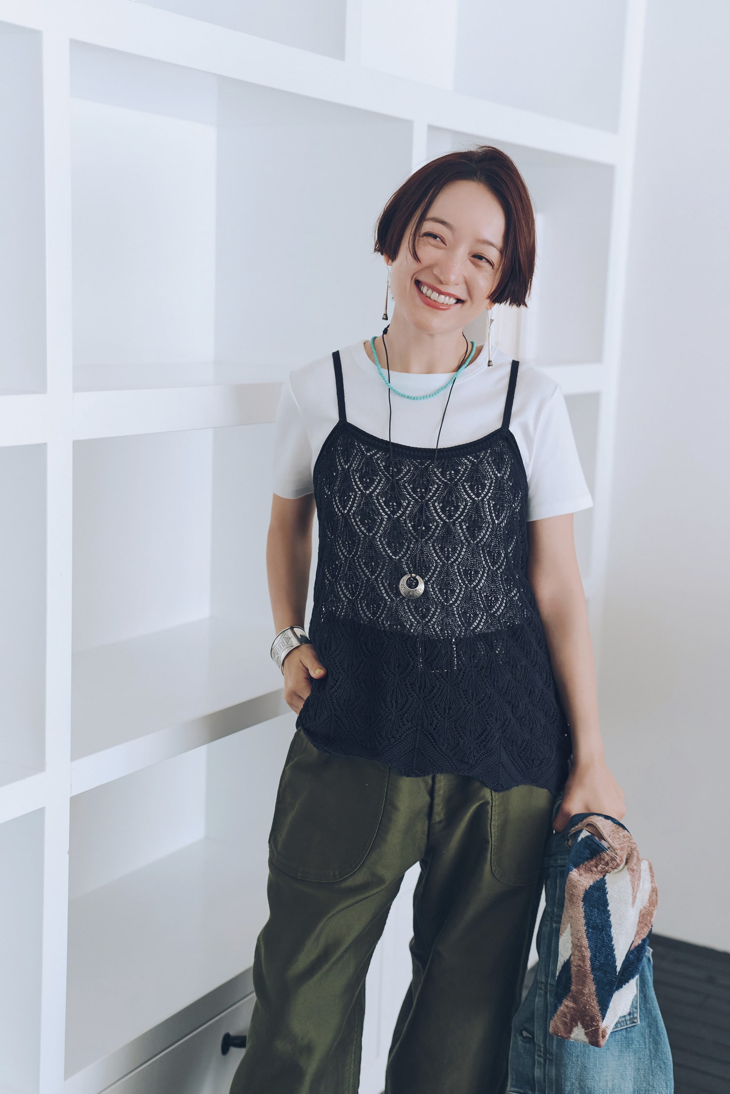 12closetの新作レースキャミを高山都さんが着こなす
