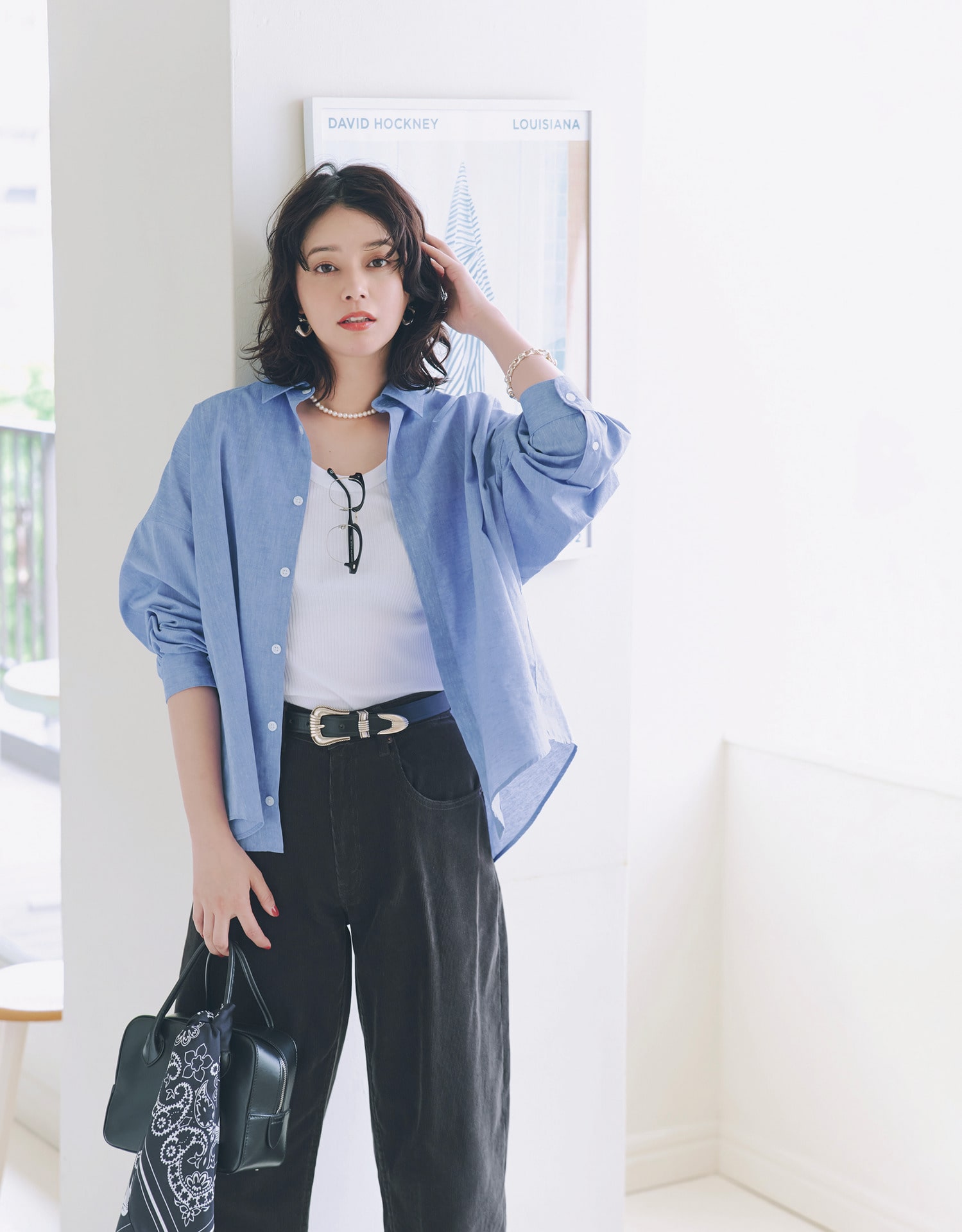 12closetの人気シャツを岸本セシルさんが着こなす