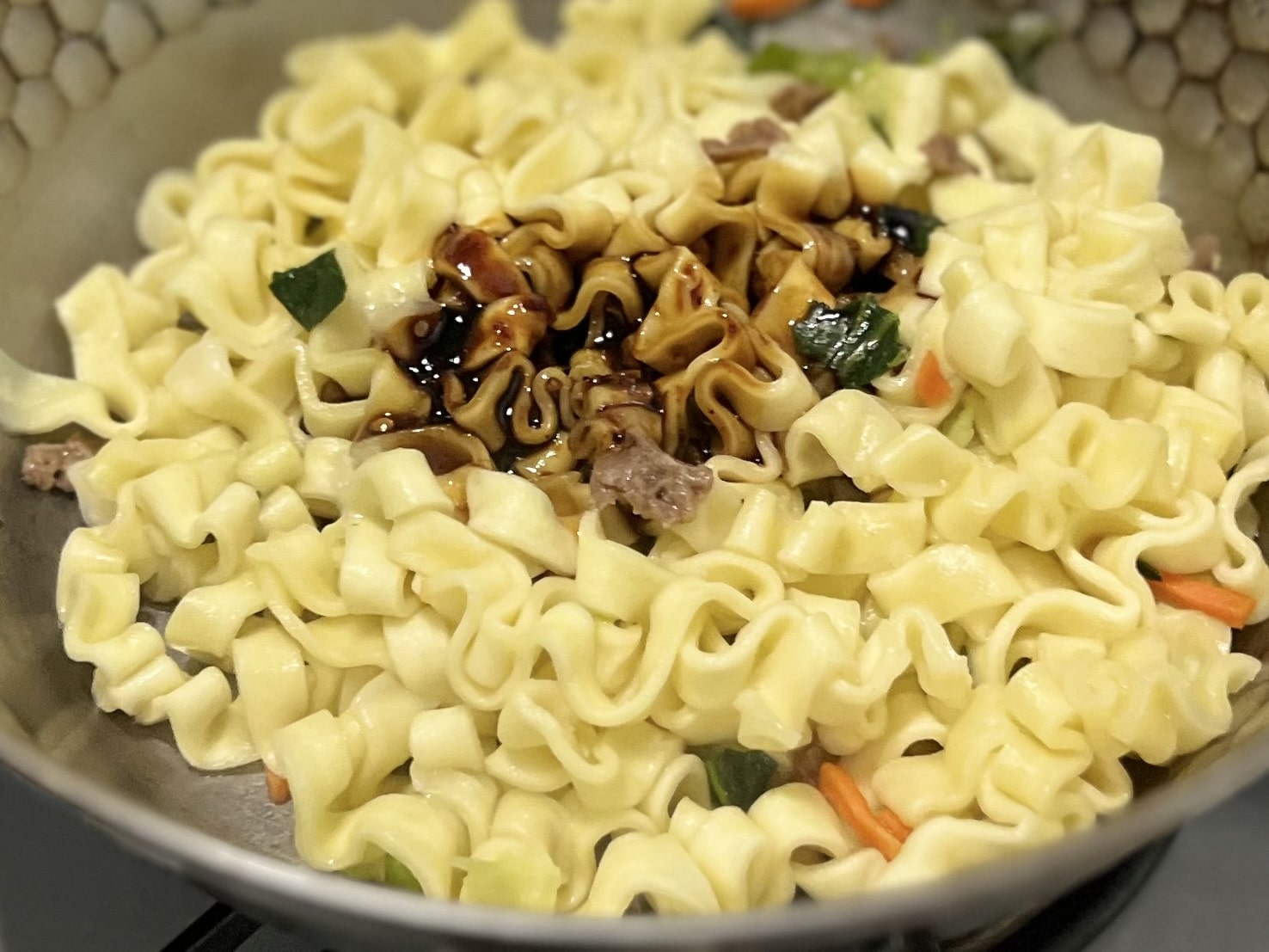 「ARIH」のトリュフインスタント麺