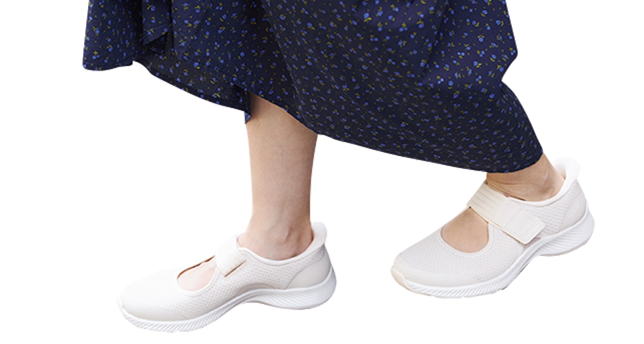 SKECHERの涼しいスニーカー