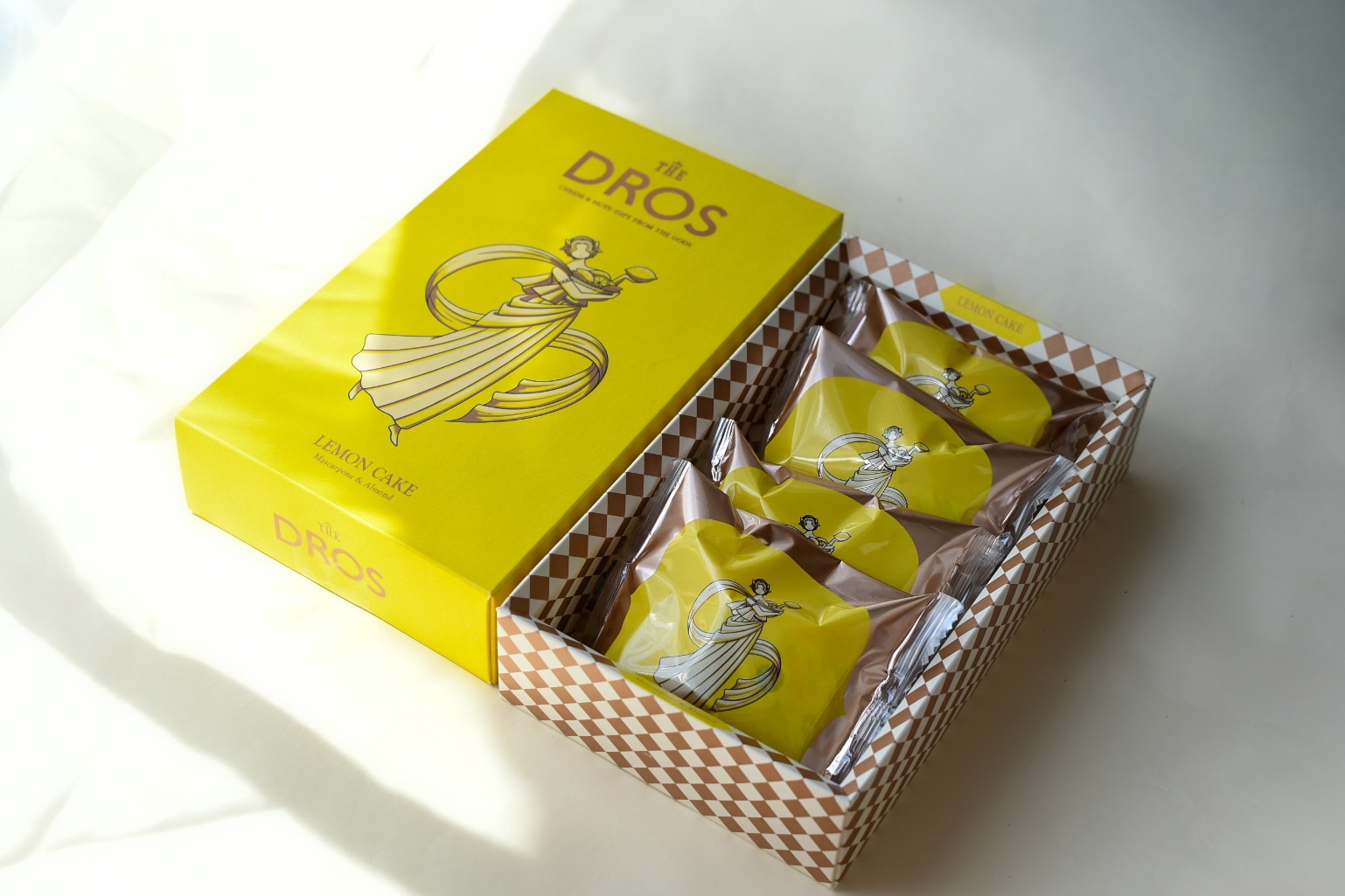 THE DROS（ザドロス）のレモンケーキ