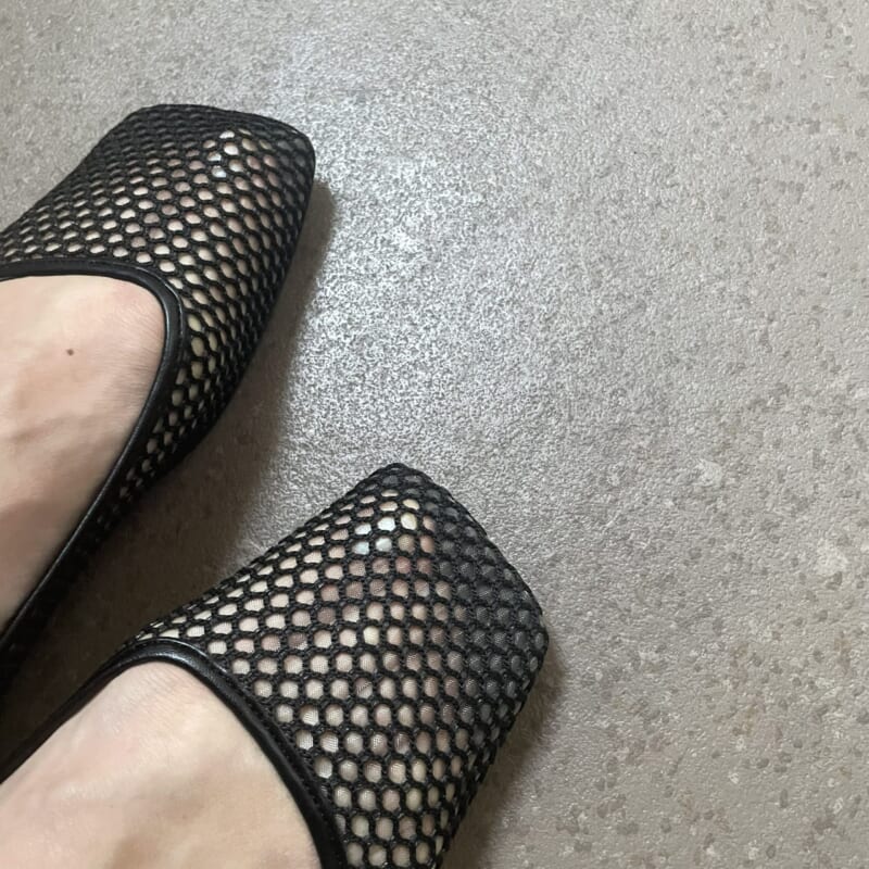 メッシュパンプス