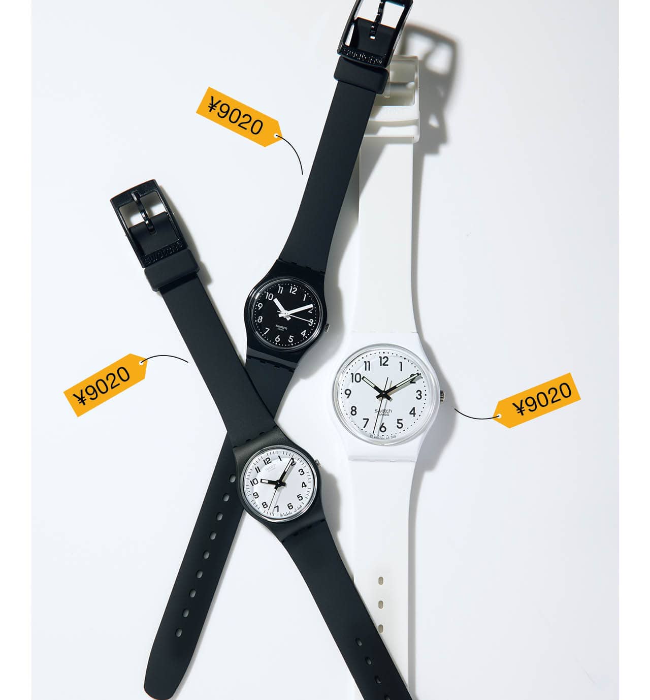 時計「JUST WHITE SOFT」（34）￥9020・（左上）ブレスレット感覚で手首を飾りたい、小粋な一本。「LADY BLACK SINGLE」（25）￥9020・（左下）視認性の高いユニバーサルなデザインは、子どものファーストウォッチにも。「SOMETHING NEW」（25）￥9020／スウォッチ グループ ジャパン（スウォッチ）
