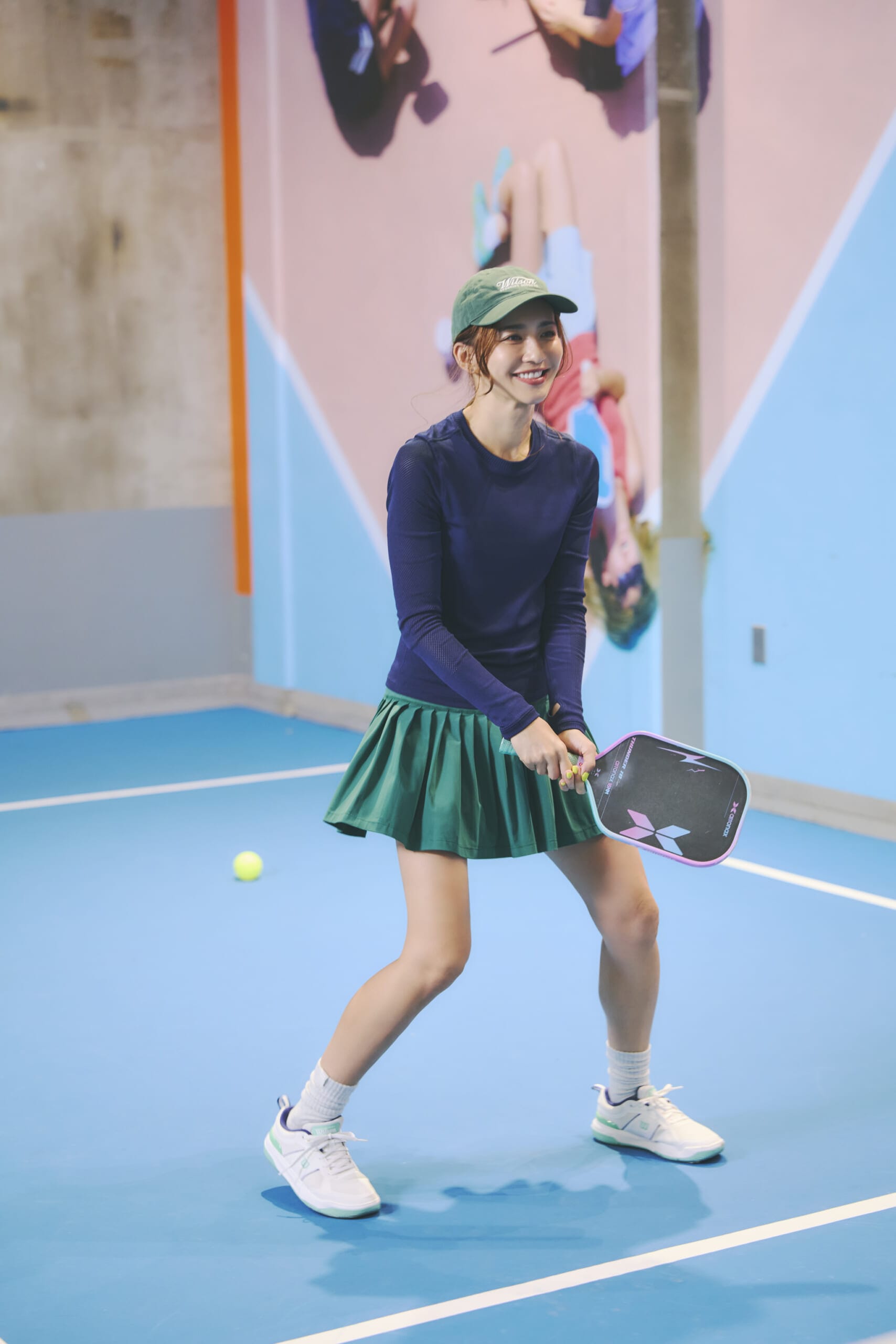 優木まおみさんピックルボールプレイ中