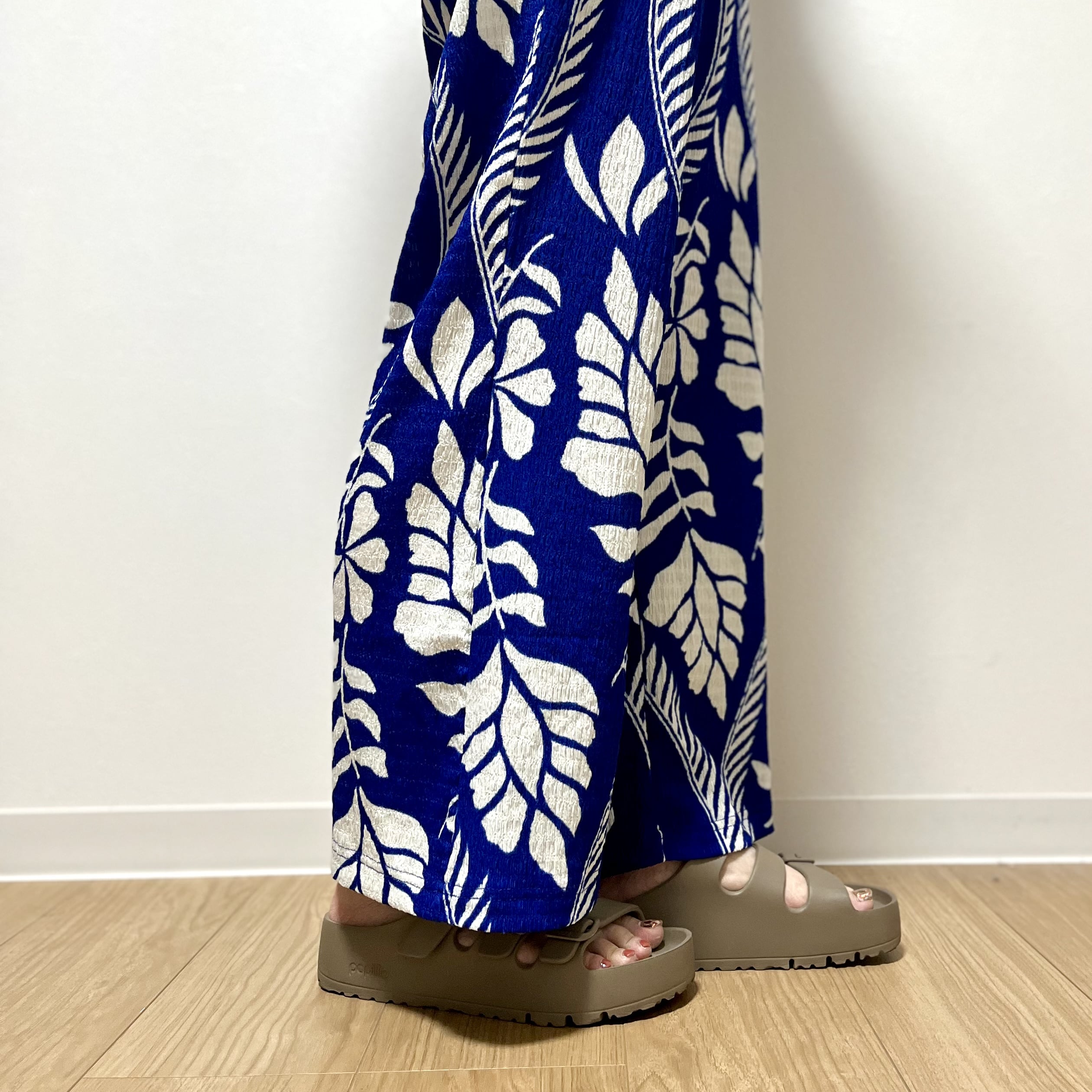 ズボン　パンツ　服