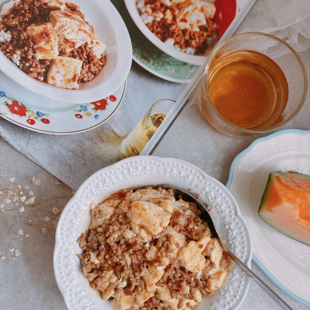 LEE8・9月号 焦がしじょうゆの麻婆豆腐 のっけ飯