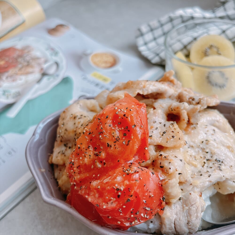 LEE8・9月号 豚トマトナンプラー のっけ飯