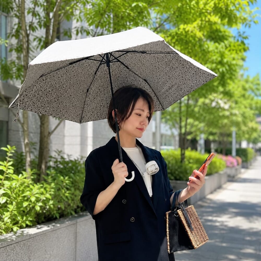 暑さ対策 夏 猛暑 汗 セリア 便利グッズ ハンディファン 扇風機