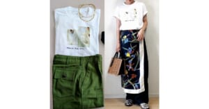 ユニクロ「PEACE FOR ALLTシャツ／ソフィア・コッポラ」00 WHITEのカーキパンツ置き画と、柄スカーフを巻いた着用コーデ