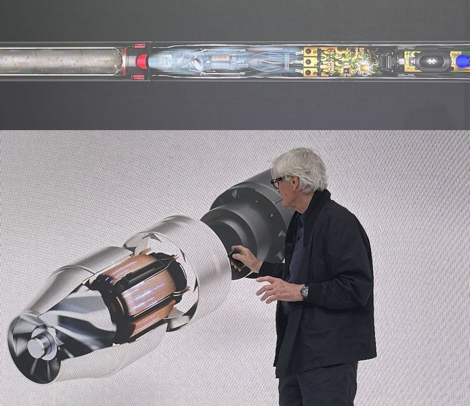 ダイソン ペンシルバック フラフィコーンズ(SV50 FC)。¥67419写真は2025年5月に開催された発表会の様子