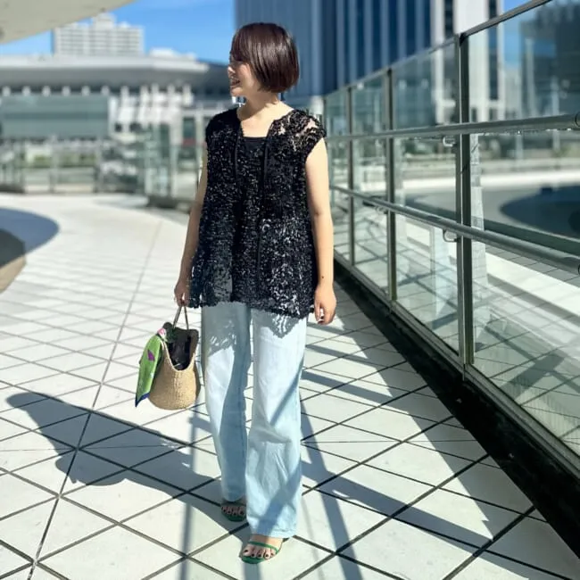 ユニクロ「スクエアネックブラキャミソール」（09 BLACK）のコーデ　全体