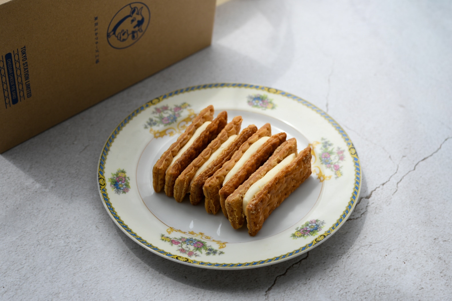東京ミルクチーズ工場『チェダーチーズパイサンド』を食べた感想