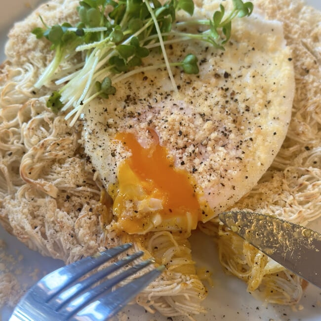 「そうめんガレット」完成例 卵をくずしたところ