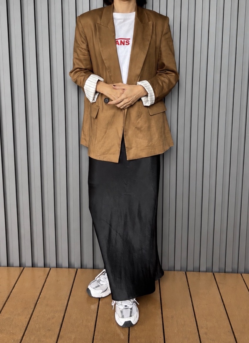 「VANS」のロゴTシャツを使ったコーデ