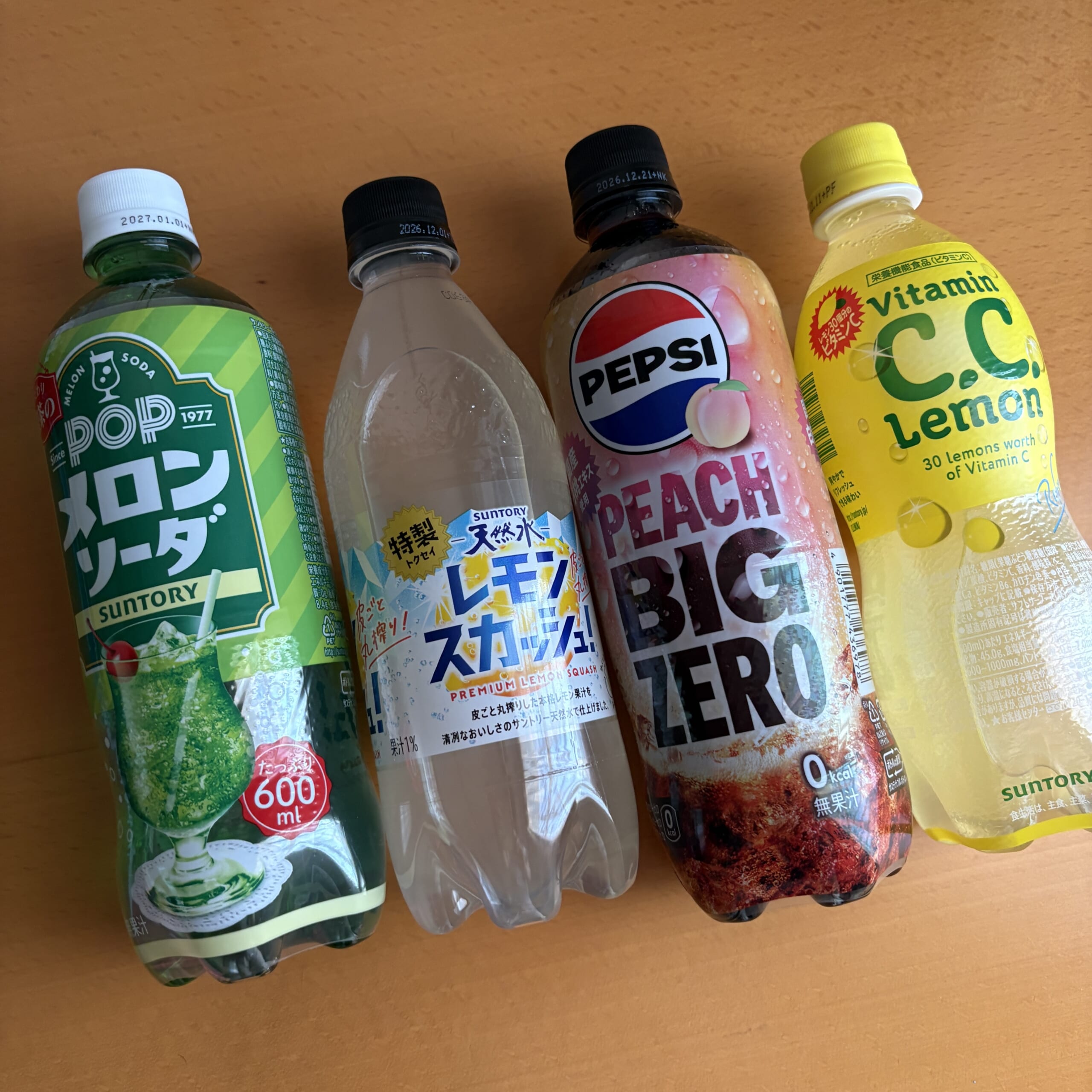 サントリー メロンソーダ レモンスカッシュ ペプシ ちいかわ