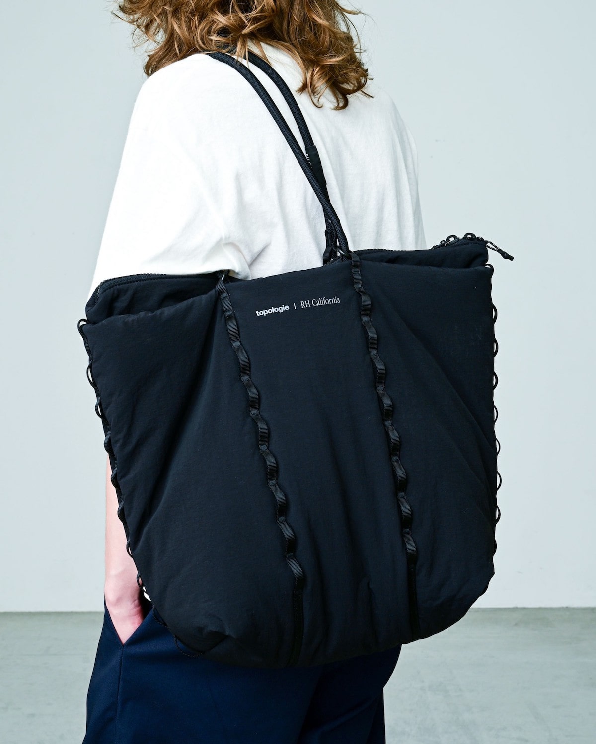 「Topologie for Ron Herman Cloud Tote With 10mm Rope Loop」肩がけ