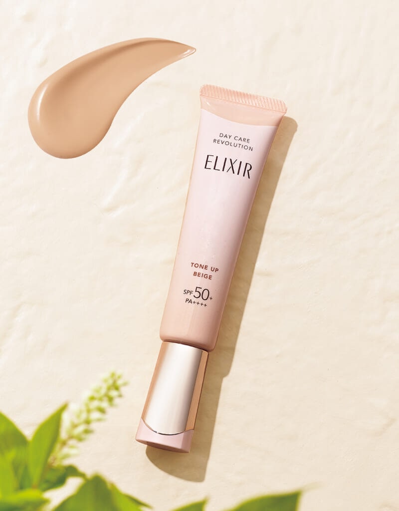 エリクシール
デーケアレボリューション トーンアップ BE + ca SPF50+・PA++++ 35g¥3410(編集部調べ)