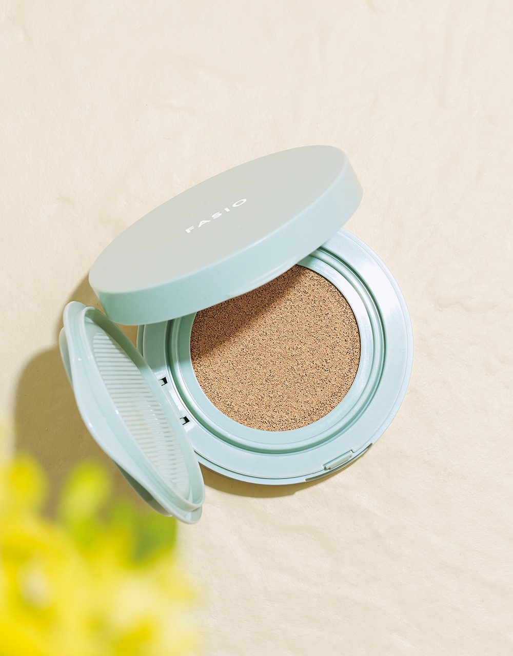 ファシオ BB ティント クッション 耐久カバー　SPF50+・PA++++ 12g 全3色￥2530（編集部調べ）／コーセー