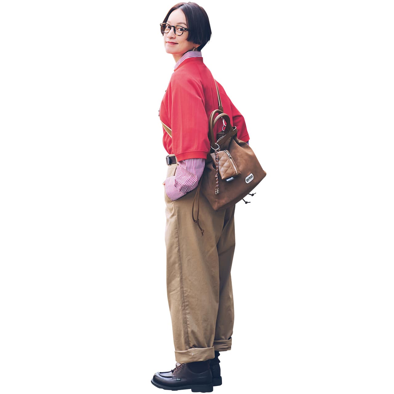 高山都さんの20th Anniv. LEE限定 OUTDOOR PRODUCTS(アウトドアプロダクツ)【LEEマルシェ20th別注】チャーム付きマルチWAYショルダーバッグのコーデ 斜めがけもできて便利!