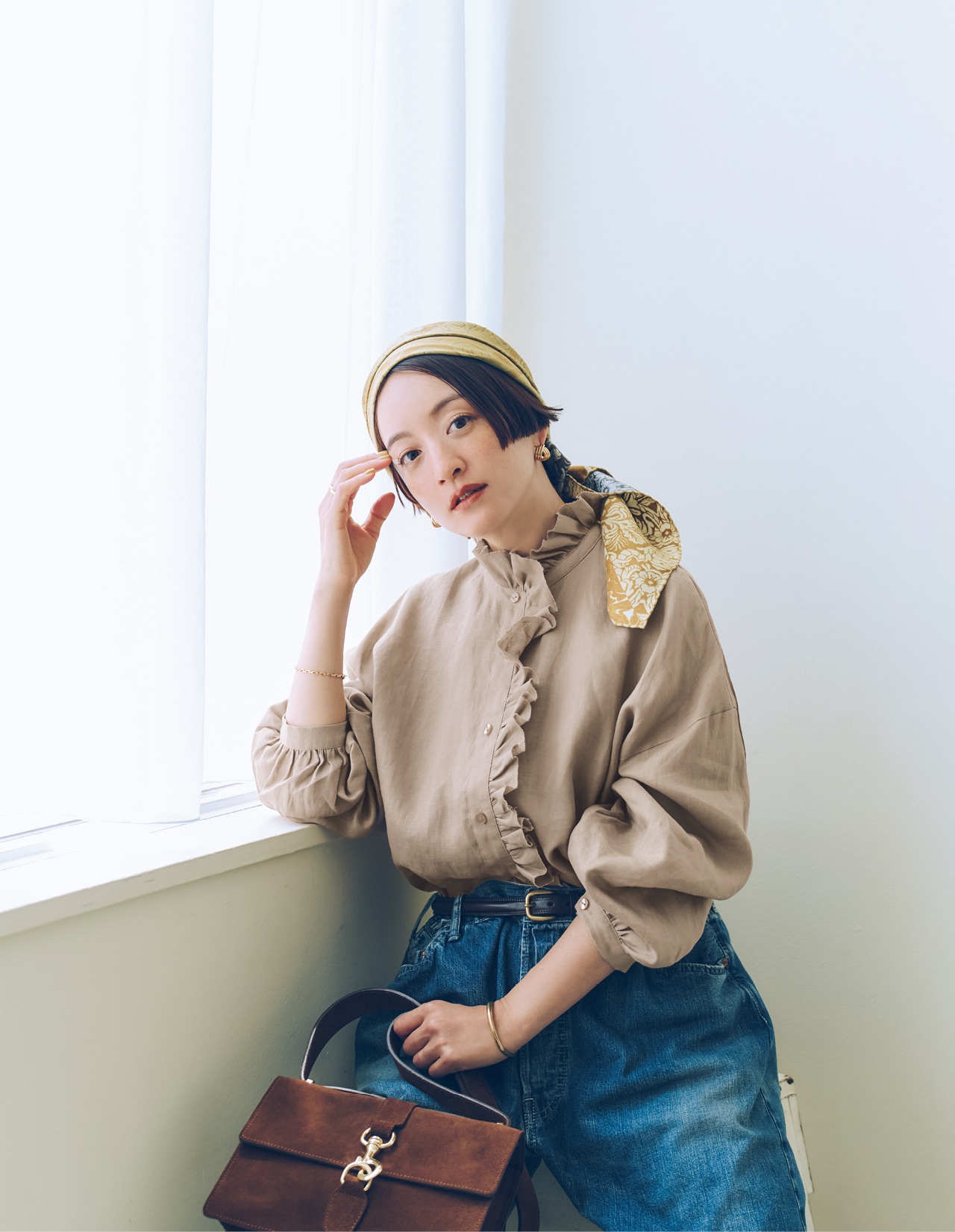 高山都さんの12closet(トゥエルブクローゼット)【洗える】【石上美津江さんコラボ】リネンフリルブラウス ベージュのコーデ