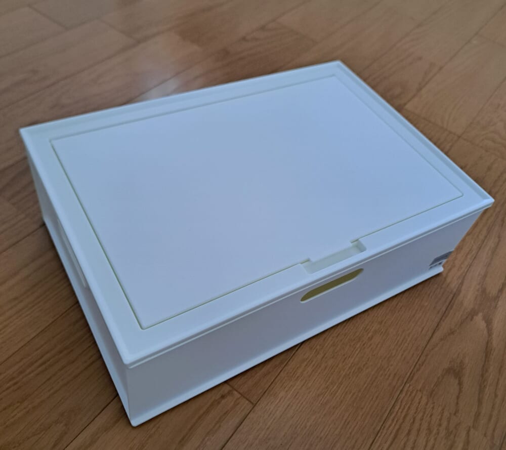 ニトリのフタ付き小物ケース