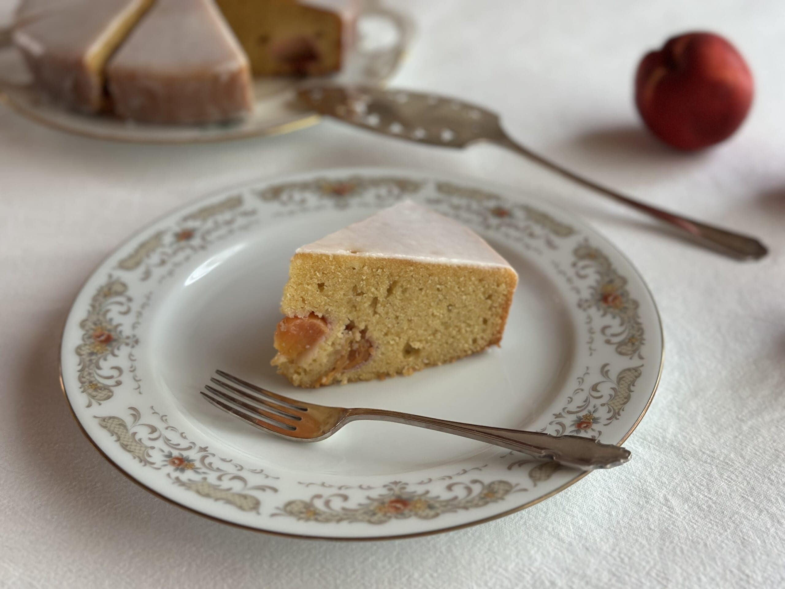 leedaysブログ　ネクタリンのガトーナンテ　ネクタリンのケーキ