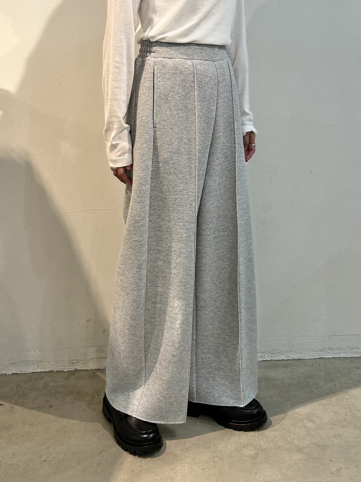 グローバルワーク　ジョーゼットダンボールパンツ　杢グレー試着
