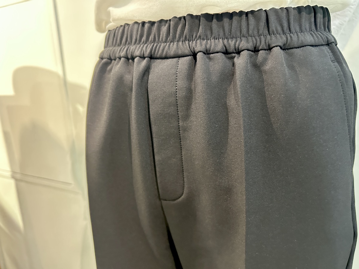 グローバルワーク　裏起毛フレアパンツ　ブラック試着　ウエスト