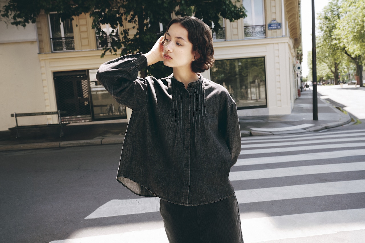「UNIQLO and COMPTOIR DES COTONNIERS」女性モデル着用