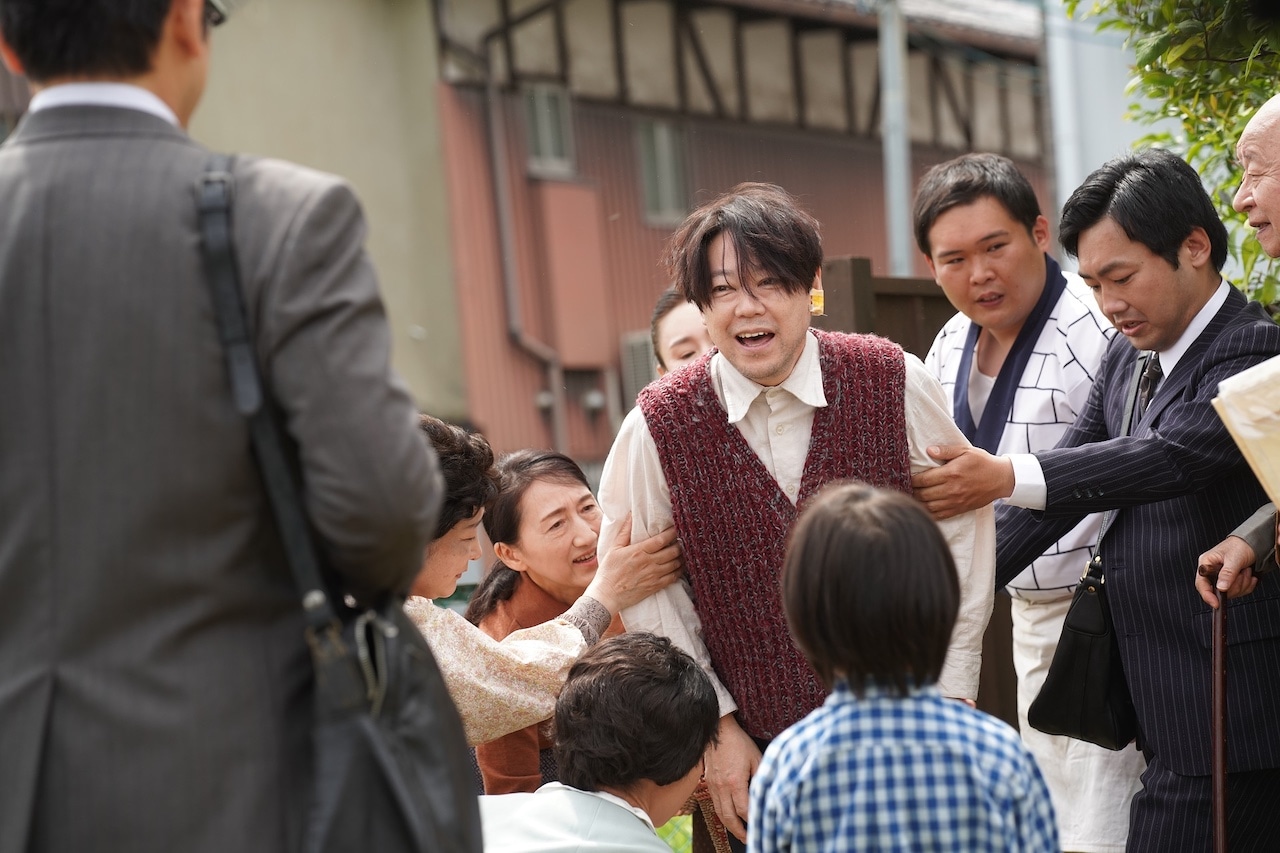 『八月の声を運ぶ男』
