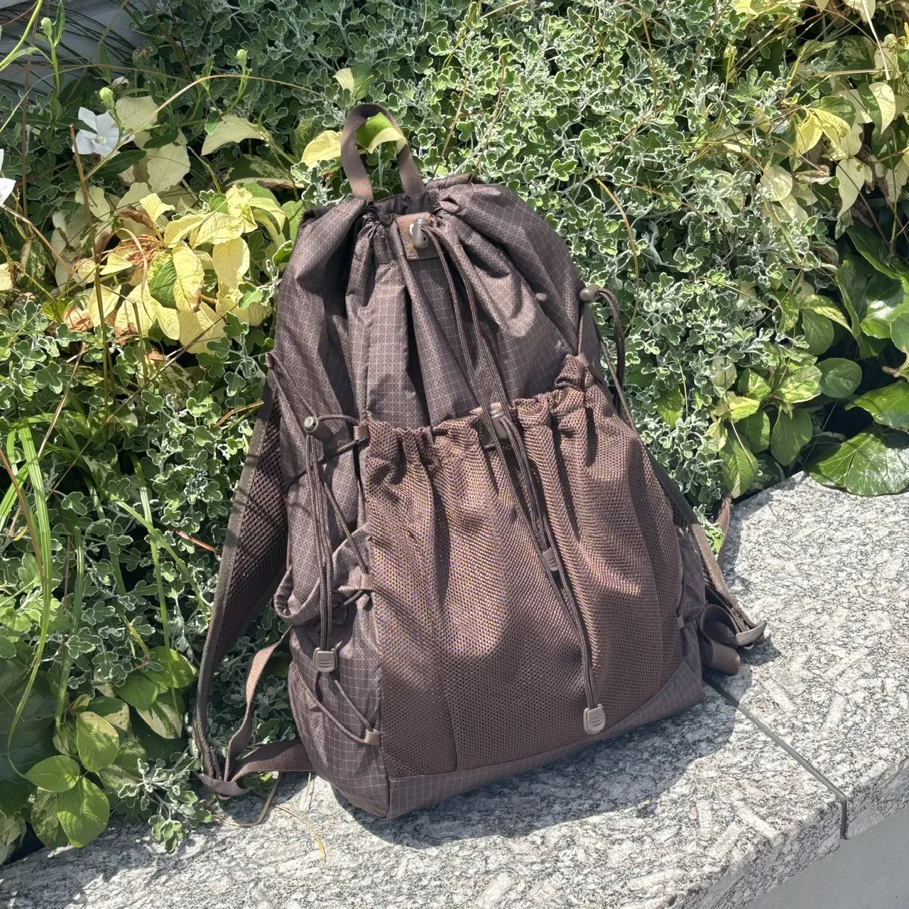 無印良品「撥水 リップストップ リュックサック」ダークブラウン 全体