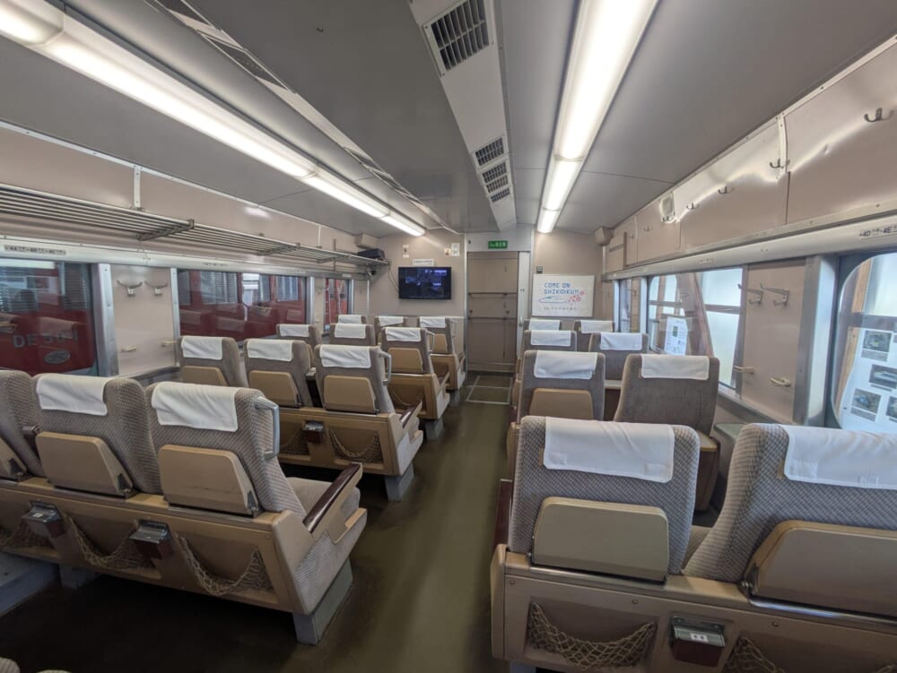西条市 鉄道歴史パークin SAIJO 0系新幹線 車内
