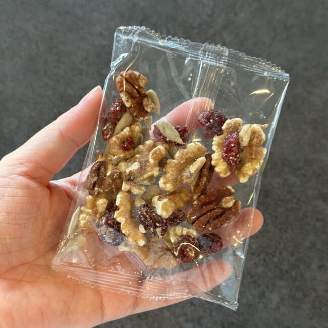 【無印良品】素材の栄養おやつシリーズ「ポリフェノール くるみ&クランベリー」