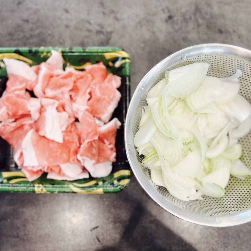 薄切り玉ねぎ 豚肉 茅乃舎だしの和風スパイスカレー　だしとスパイス