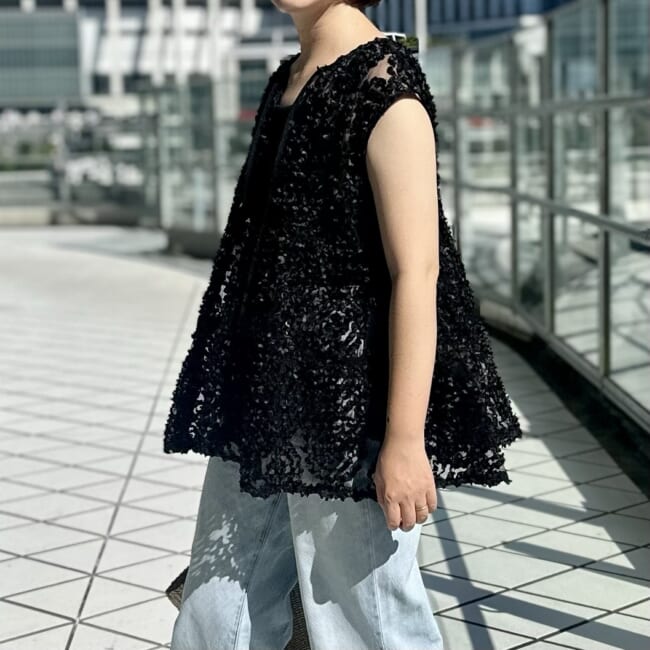 【30代ファッション】秋以降も使える「ちょっと派手な黒」に夢中!