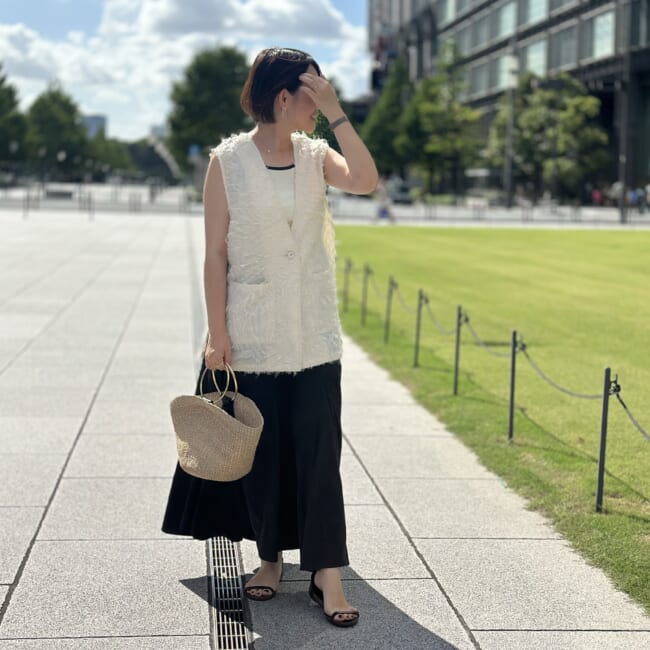 【30代ファッション】秋以降も使える「ちょっと派手な黒」に夢中!