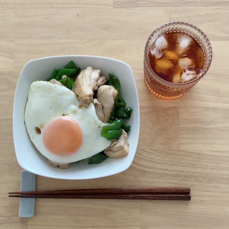 ガパオ風のっけ飯1