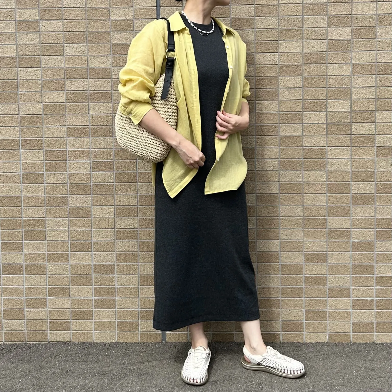 だみこさん 「秋色シャツ」で冷房&日除け対策コーデ