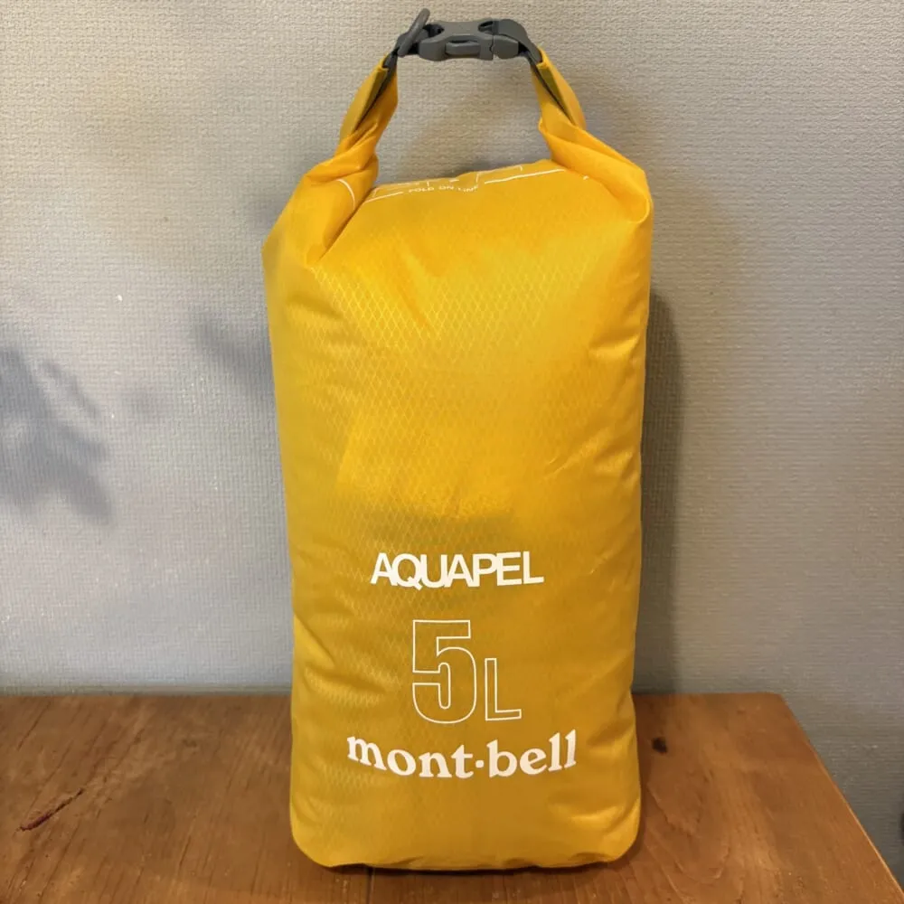 モンベル「アクアペルスタッフバッグ 5L」（イエロー）