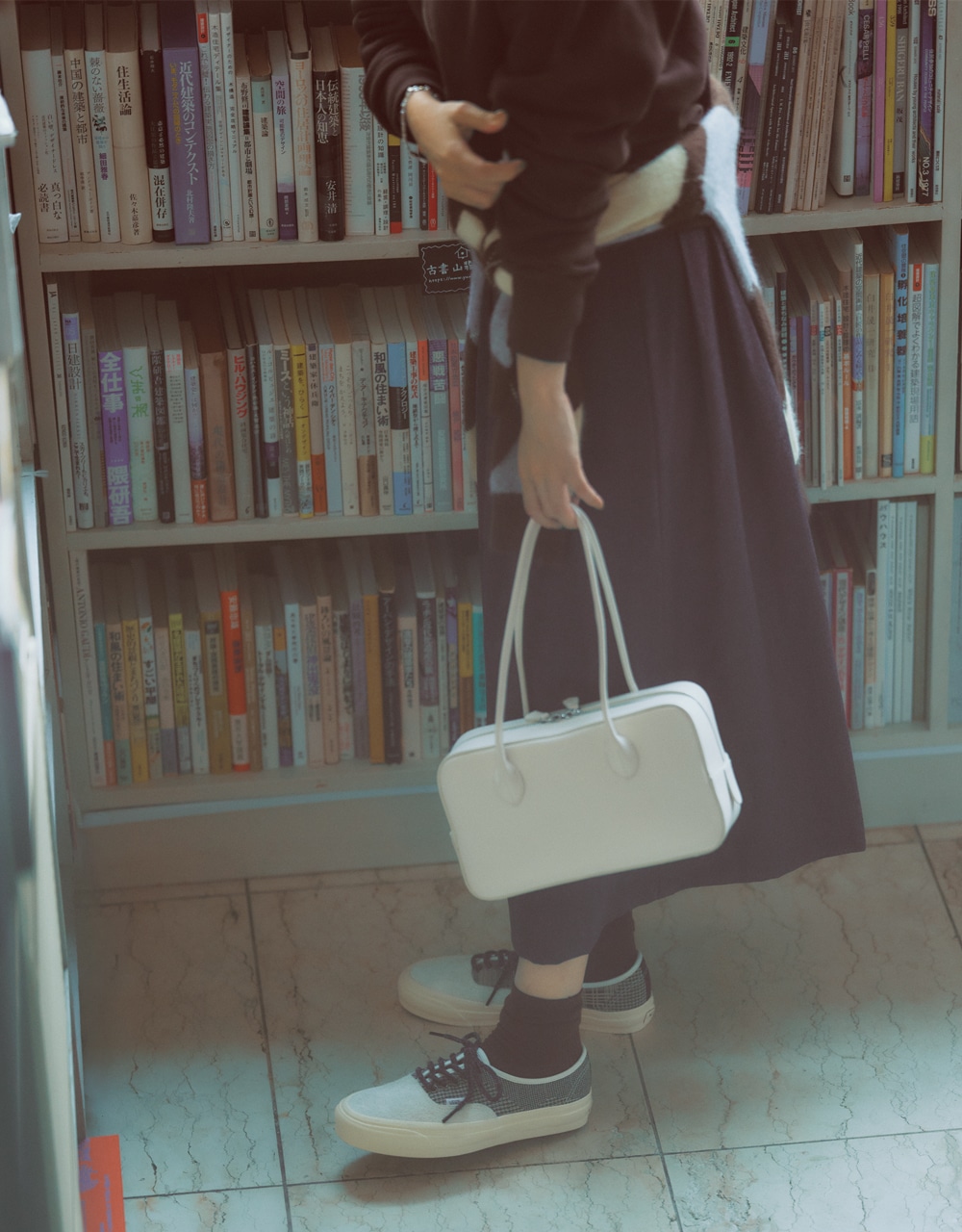 蛯原友里さん VANSのPREMIUM AUTHENTIC スニーカーコーデ